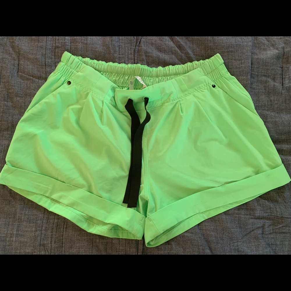 Spring Breakaway Short